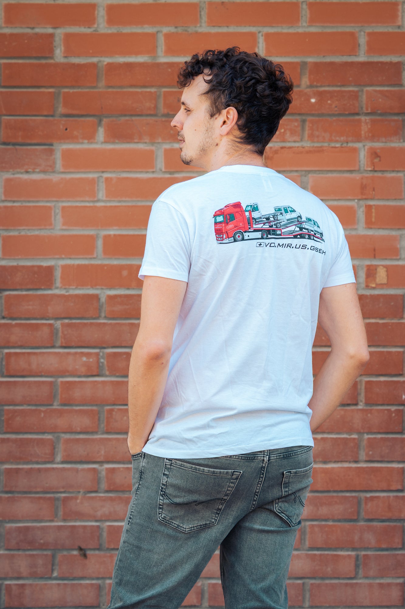 T-Shirt mit Chassis Ladung Weiss