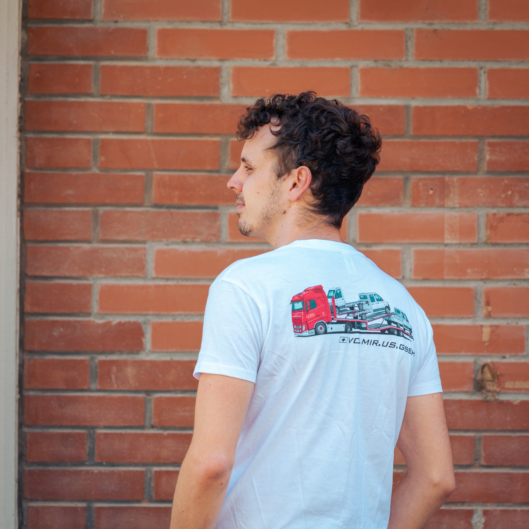 T-Shirt mit Chassis Ladung Weiss