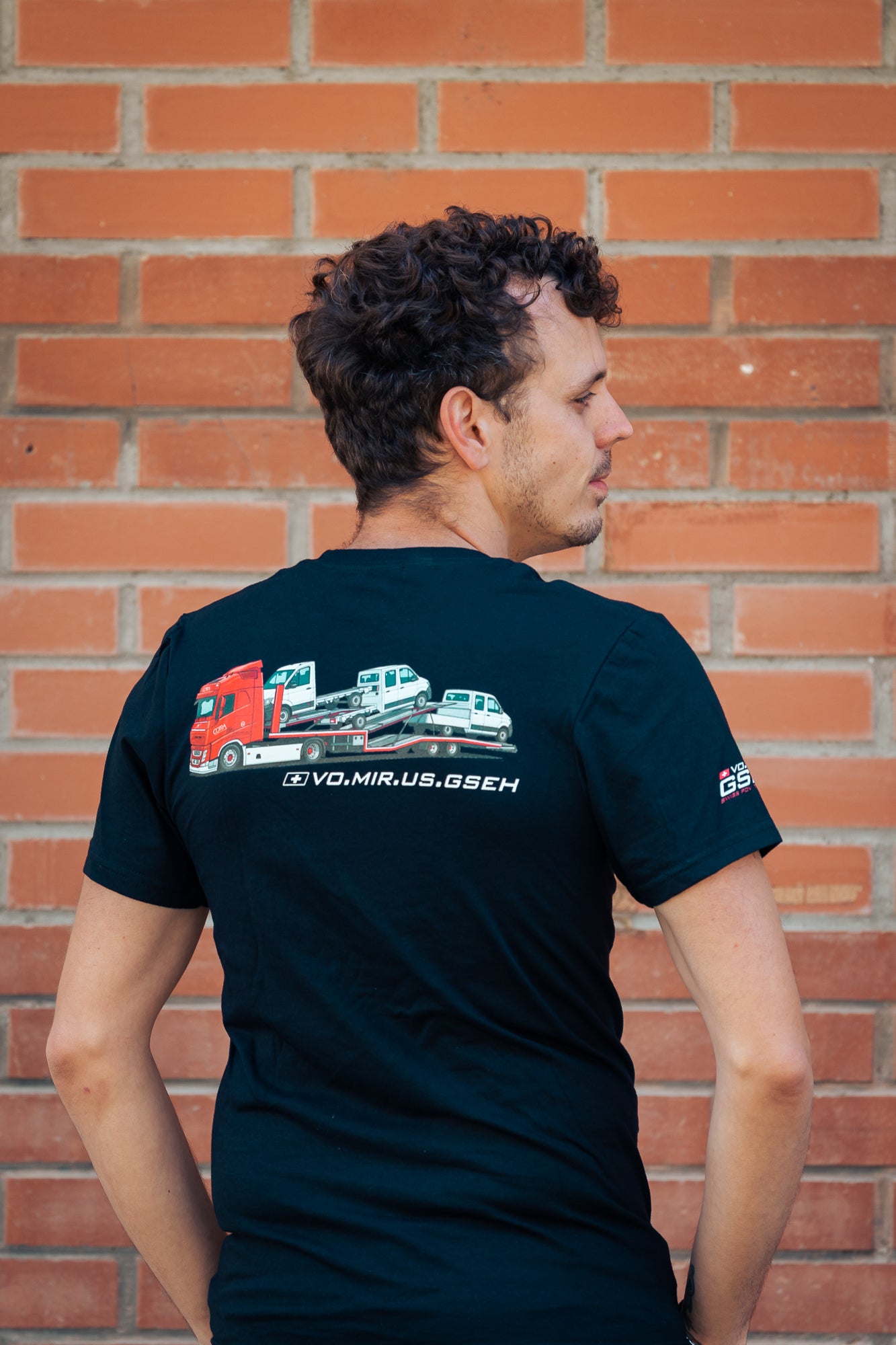 T-Shirt mit Chassis Ladung Schwarz