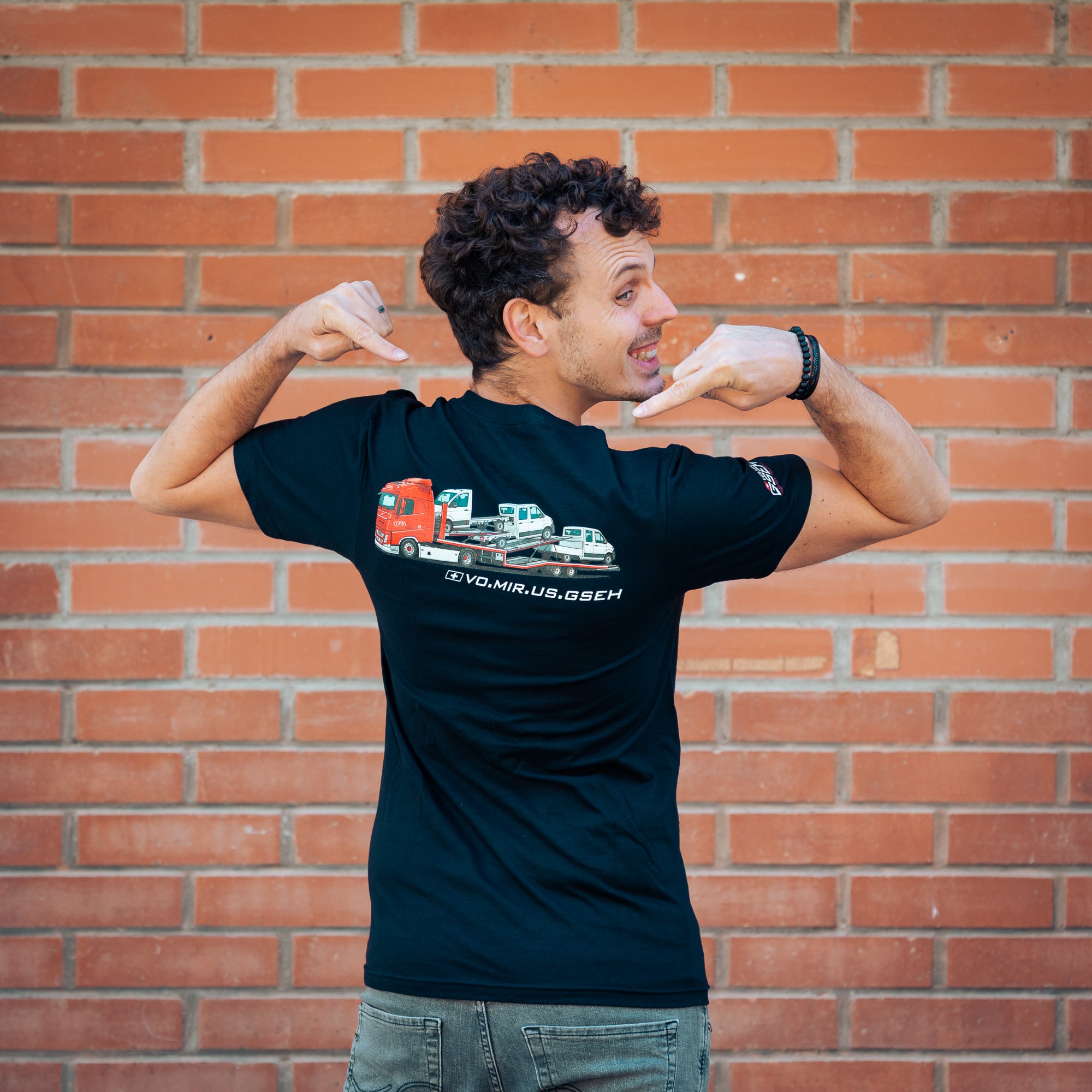 T-Shirt mit Chassis Ladung Schwarz