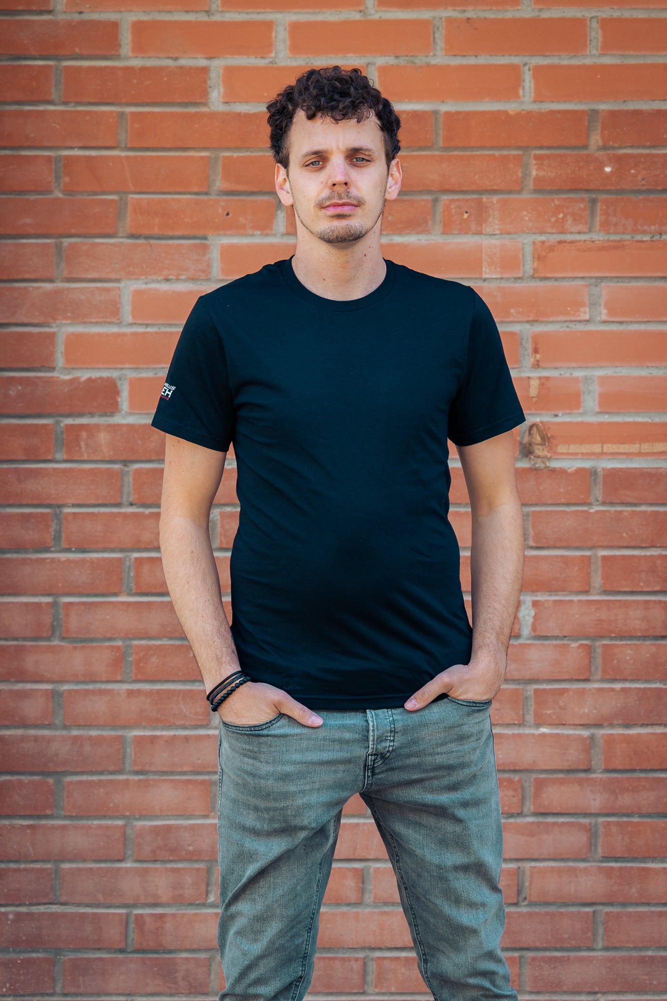 T-Shirt mit Chassis Ladung Schwarz